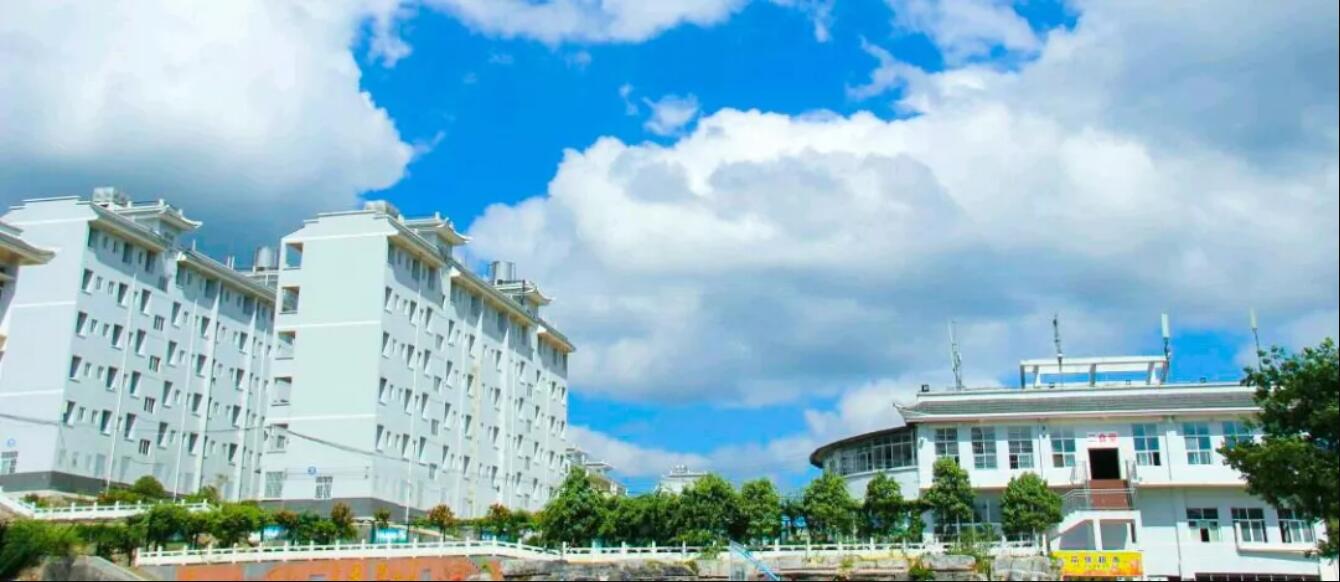 黔东南州工业学校 图片