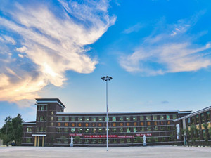贵阳市中华职业学校图片
